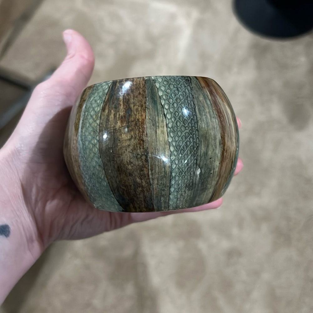 OVERSIZED PLASTIC PRINT BANGLE